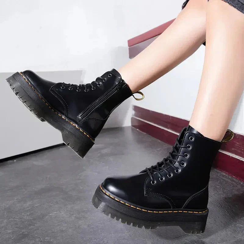 Elegante Plateaustiefel aus Leder - Damen Boots Comfort - IdealeKleiden