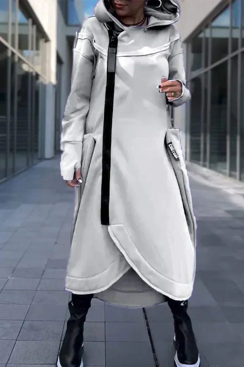 Robe longue à capuche style moderne