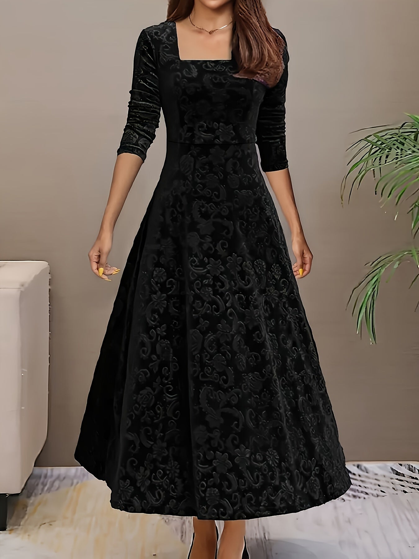 Robe élégante femme motif floral velours