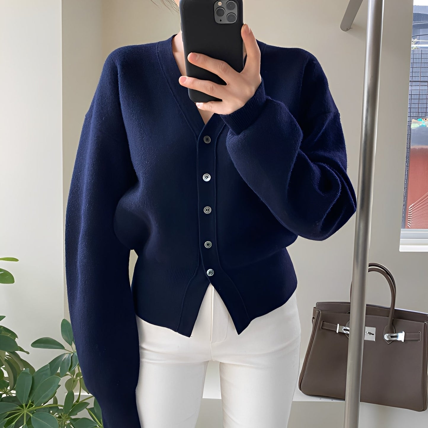 Cardigan élégant pour femme au design classique