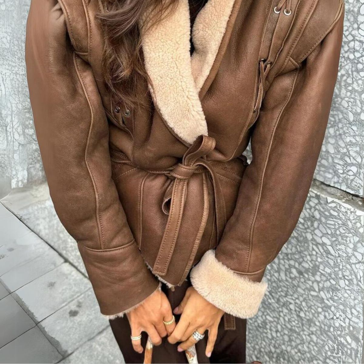 Stylische Lederjacke Teddyfutter Schnürung - IdealeKleiden