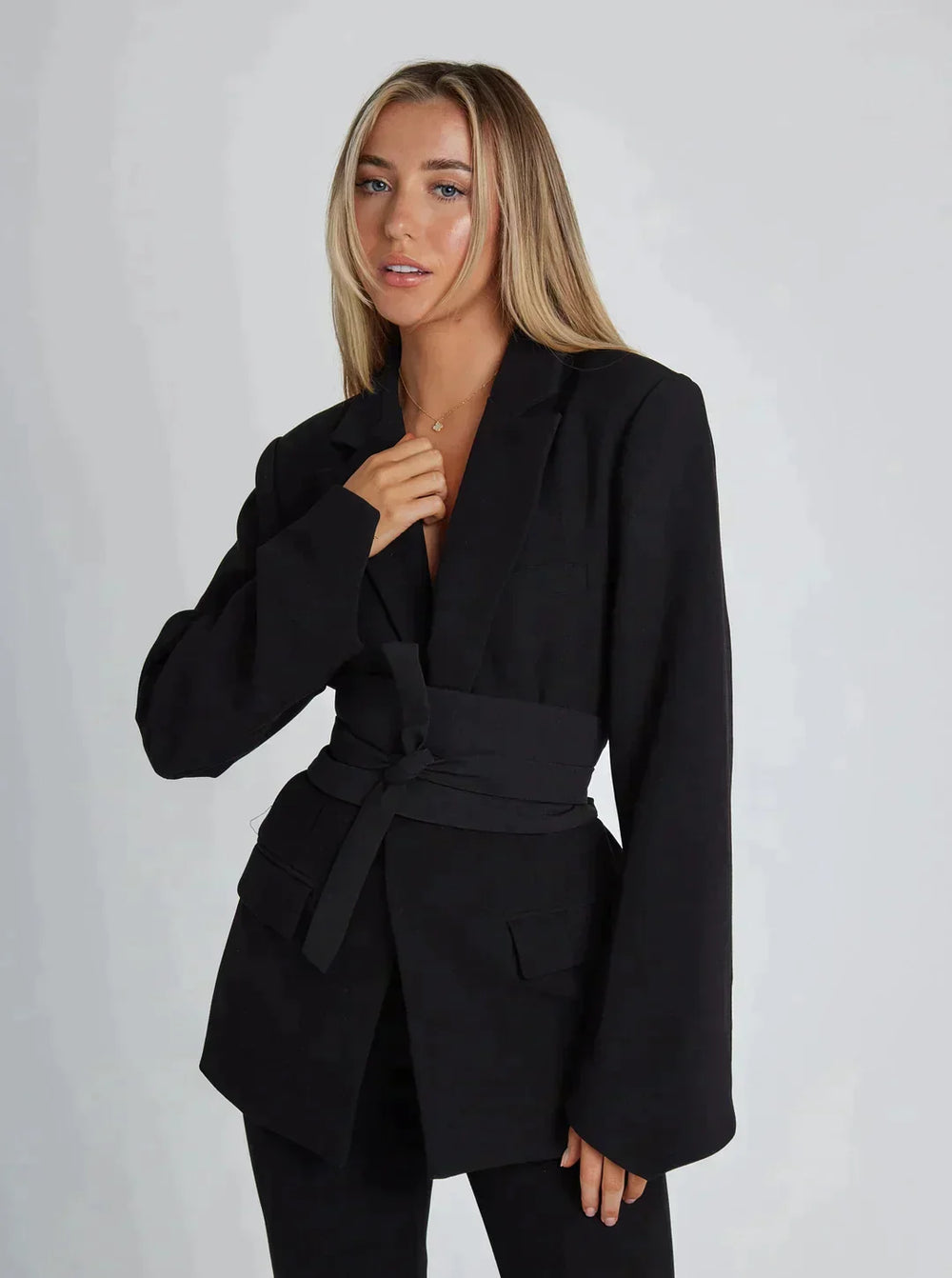 Blazer élégants pour femmes avec ceinture et manches larges