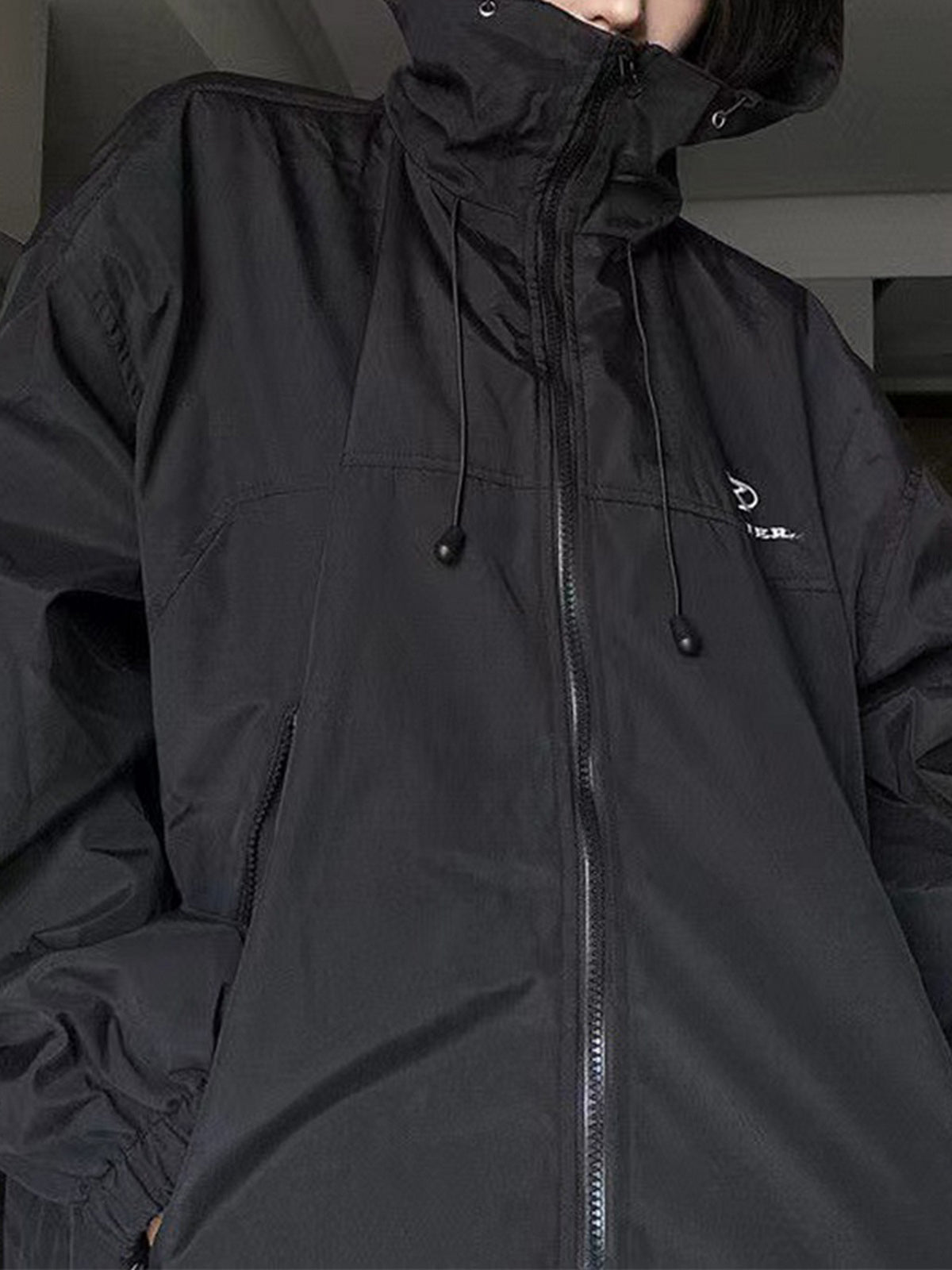 Retro Outdoorjacke Schwarz Wasserdicht Mit Kapuze - IdealeKleiden