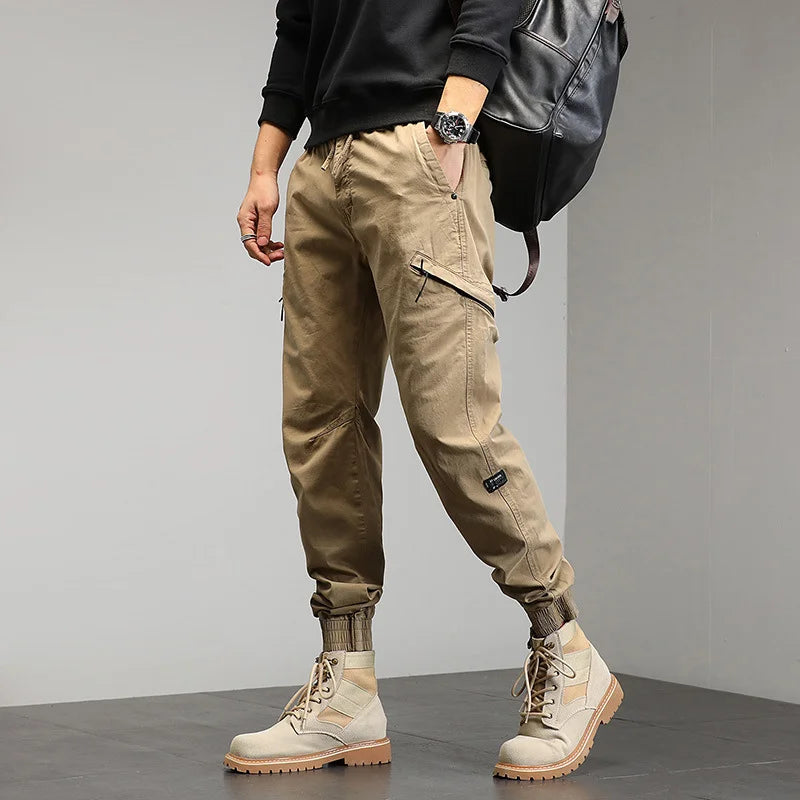 Pantalons homme sportifs coupe slim cargo