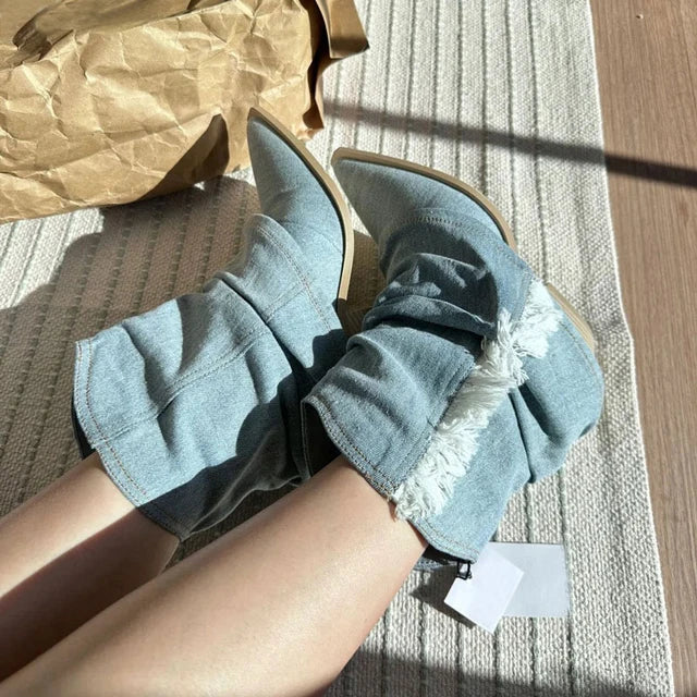 Bottes bleues en jean cuissardes tendance