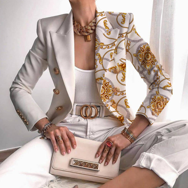 Blazer asymétrique élégant avec décorations dorées