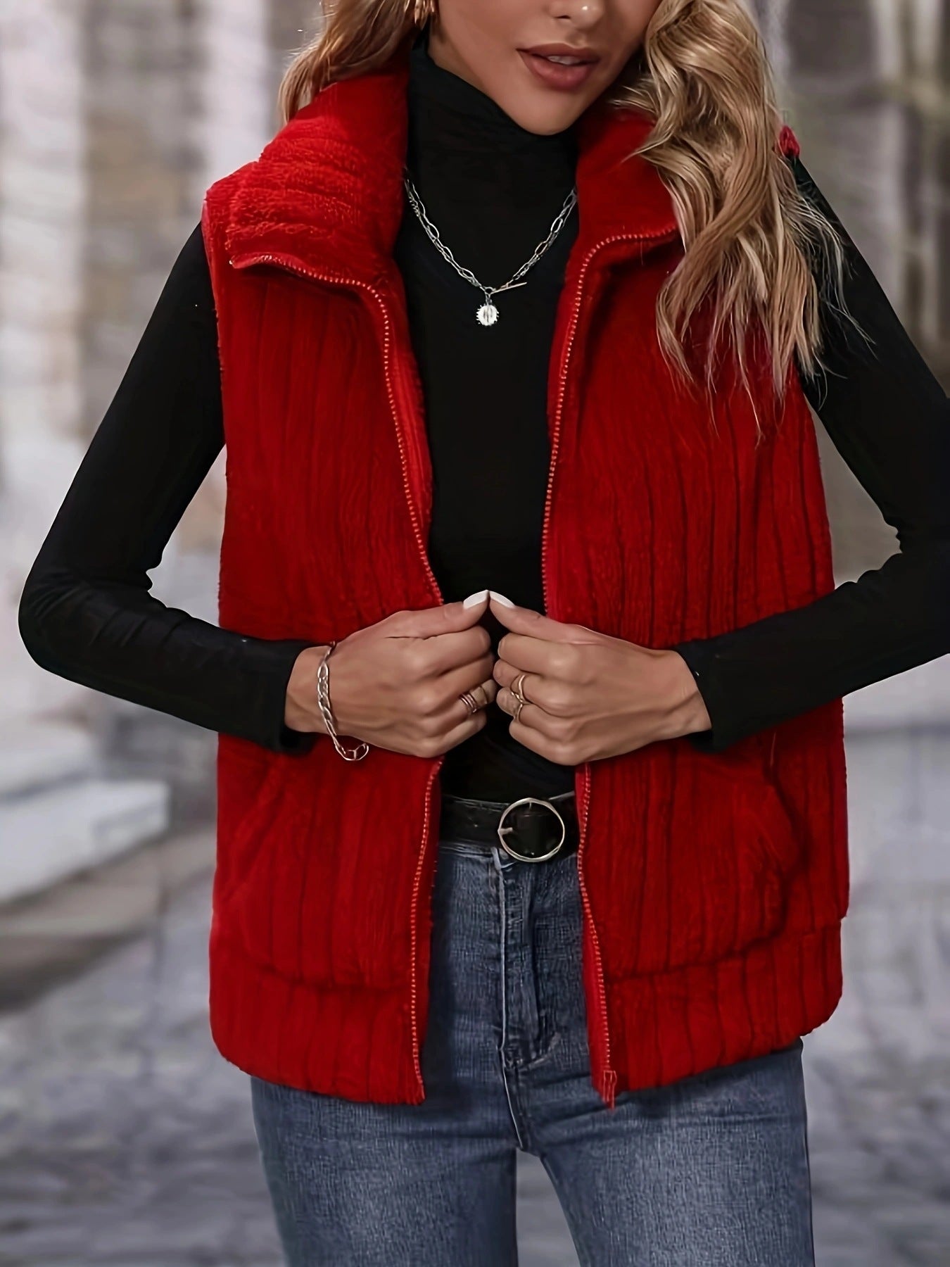 Gilet à carreaux duveteux pour femmes avec poches