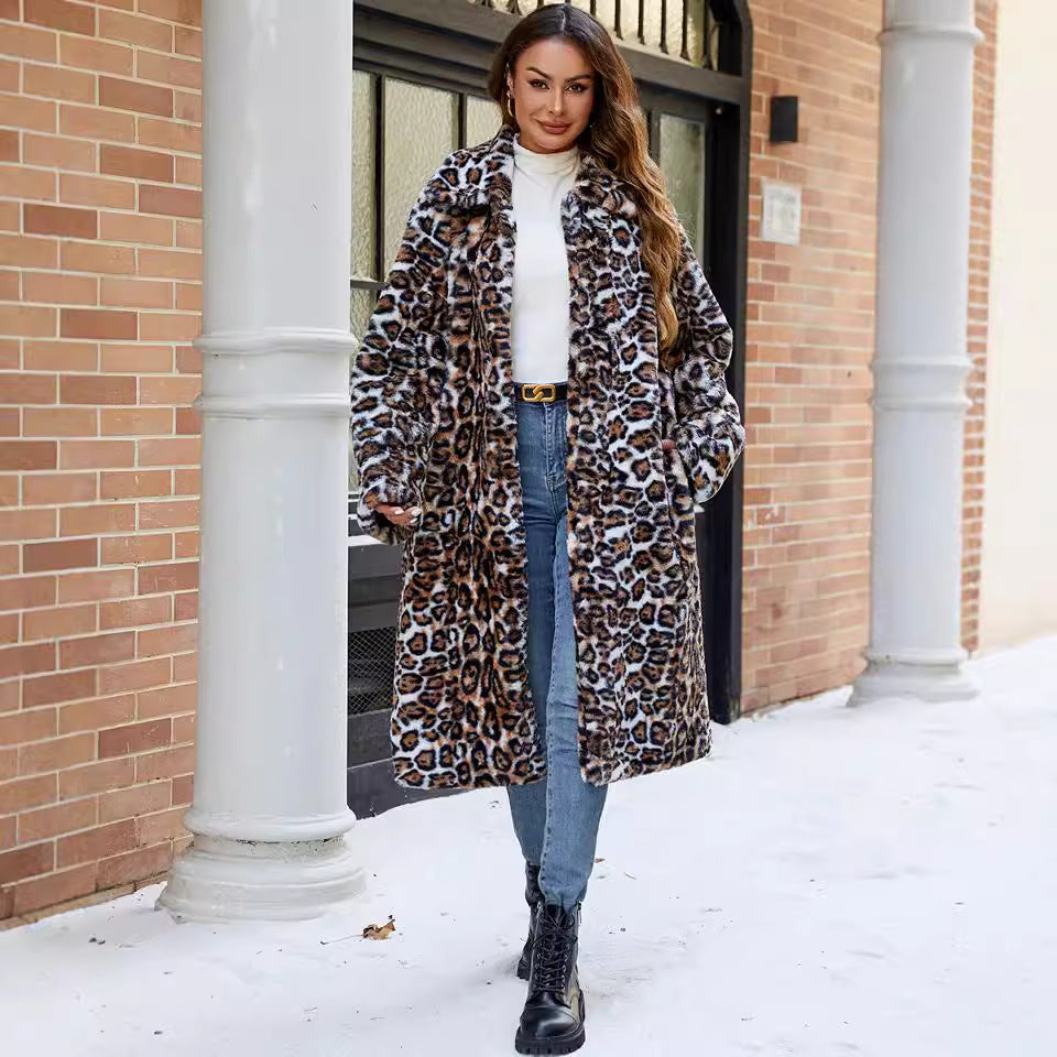Manteau élégant et long en fausse fourrure pour femme