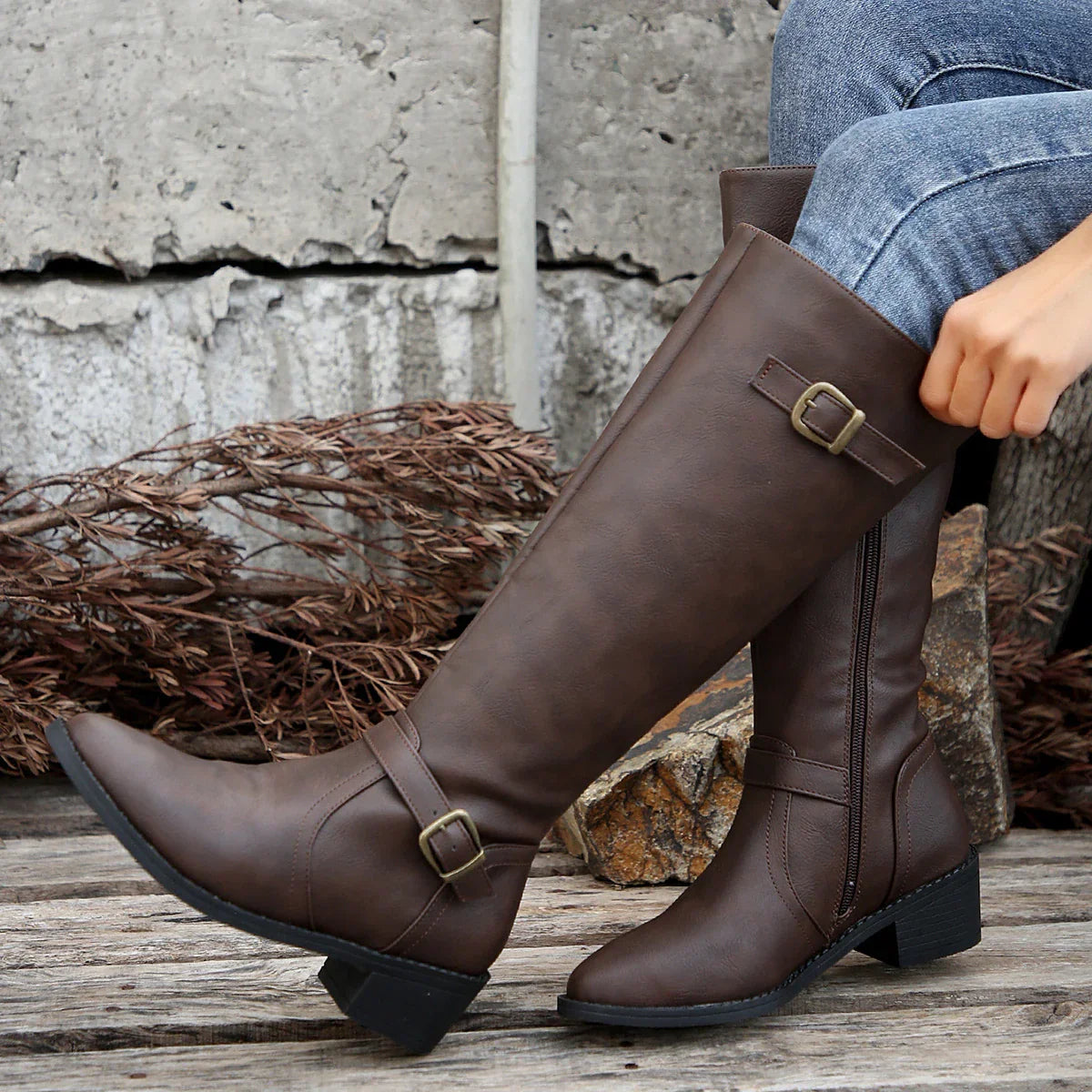 Bottes d'équitation élégantes femme boucle petit talon