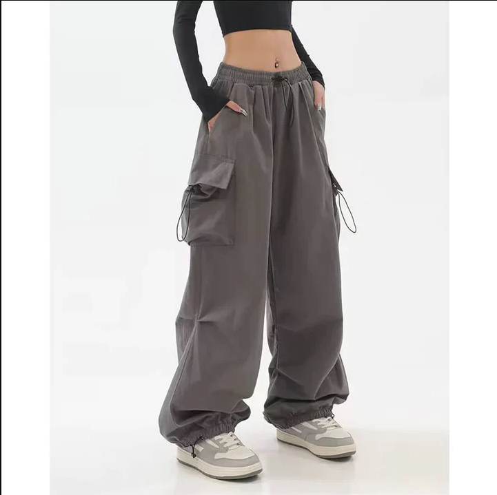 Pantalon cargo élégant rouge rubis pour femme