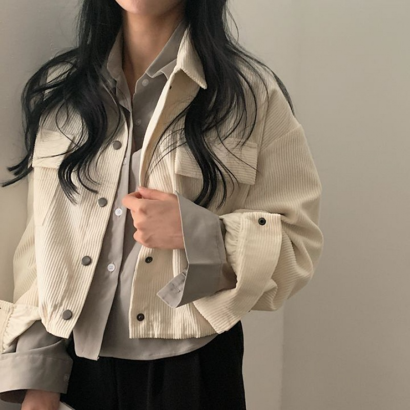Veste courte en velours côtelé pour femme Modèle