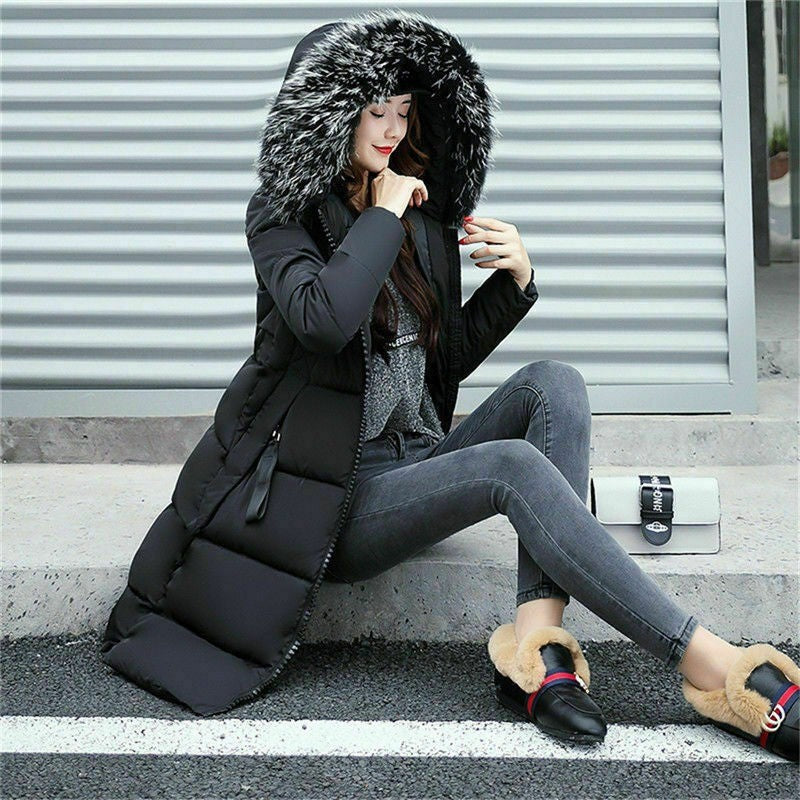 Manteau long pour femme avec col en fourrure design de luxe