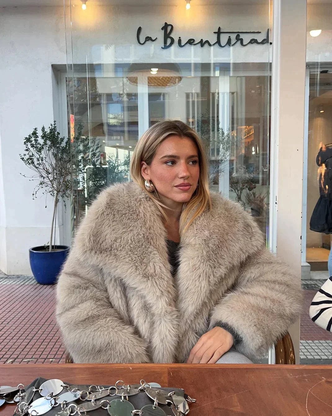 Veste en fourrure de luxe moderne pour femme