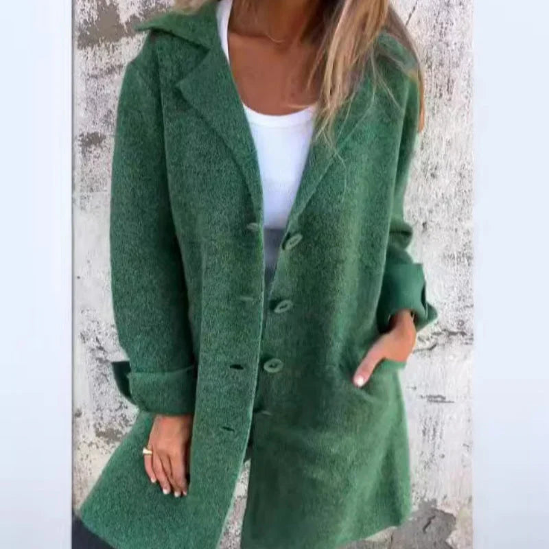 Veste mi-longue douillette Élégantes manchettes
