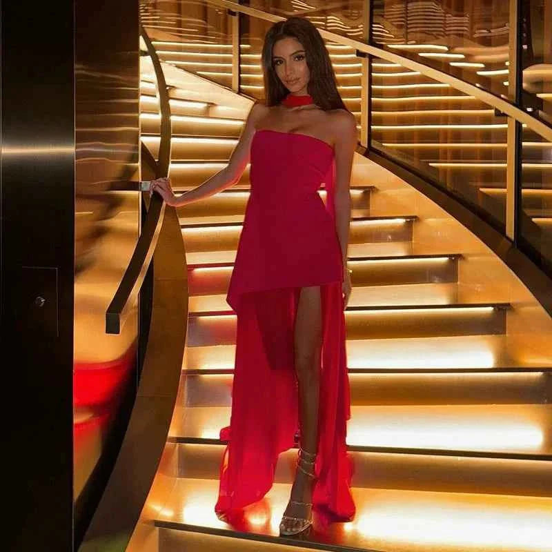 Valentina - Robe de soirée asymétrique avec traîne en mousseline de soie et fente haute