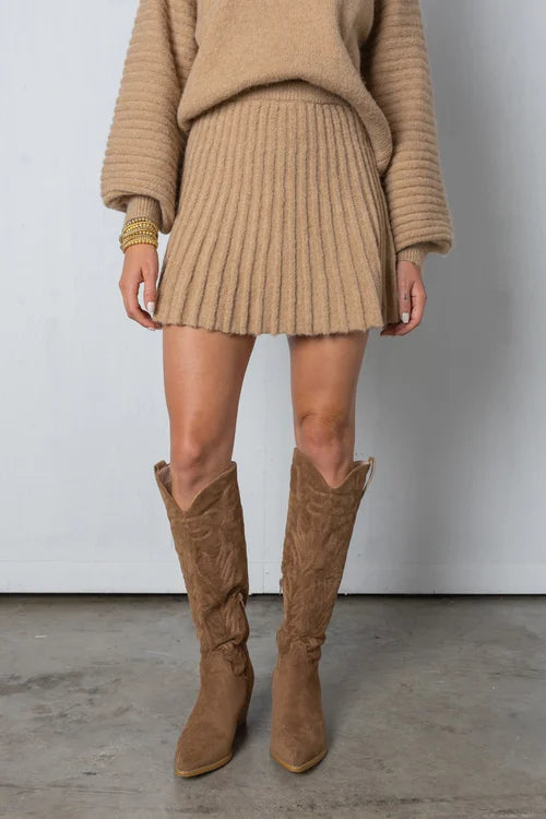 Ensemble chic jupe plissée et pull pour femme