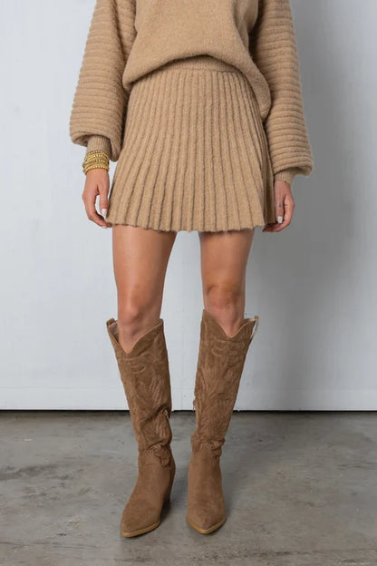 Ensemble chic jupe plissée et pull pour femme