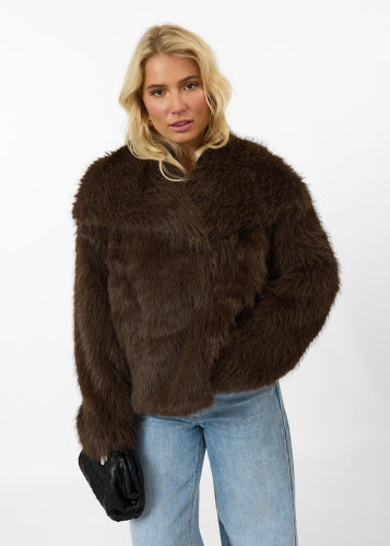 Veste en fausse fourrure femme élégante