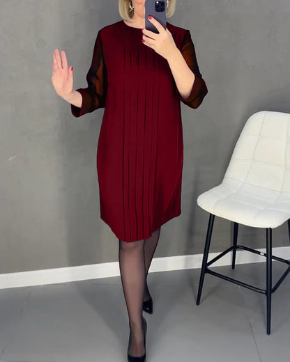 Robe élégante en maille plissée avec empiècements