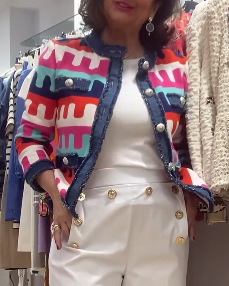 Robe élégante avec boutons et couleurs