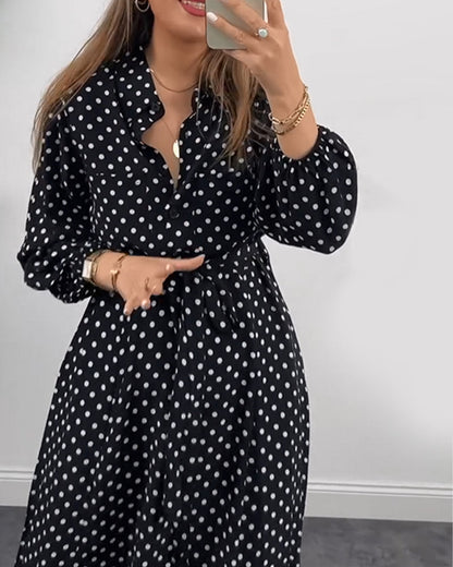 Elegantes Kleid mit Punktendetail - IdealeKleiden