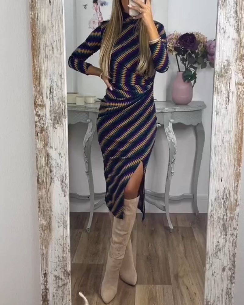 Robe moderne pour femme rayée à col montant