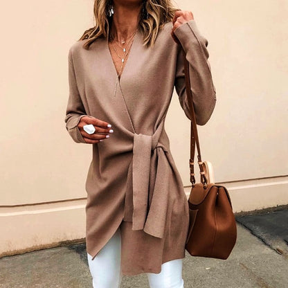 Cardigan classique avec détail cache-cœur et nœud à la taille