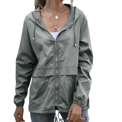 Imperméable court et pratique