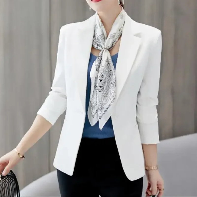 Blazer élégant pour femme modèle à un bouton