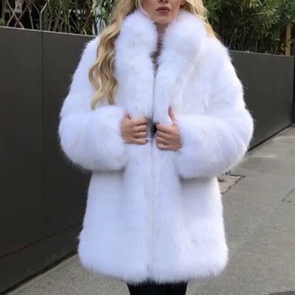 Manteau femme élégant en fausse fourrure volumineuse