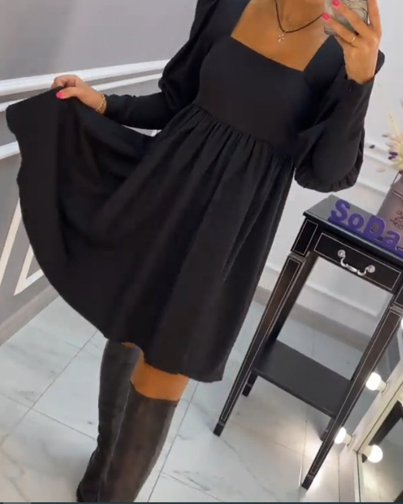 Robe trapèze tendance avec encolure carrée