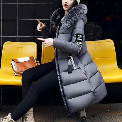 Manteau femme élégant avec bordure en fourrure