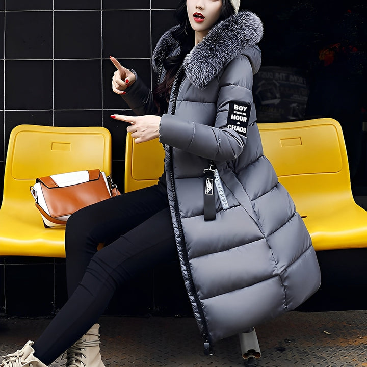 Manteau femme élégant avec bordure en fourrure