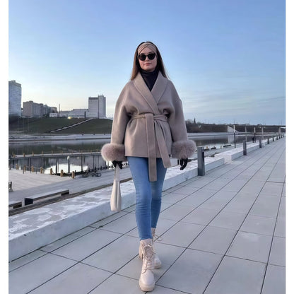 Manteau d'hiver long pour femme avec ceinture et fausse fourrure