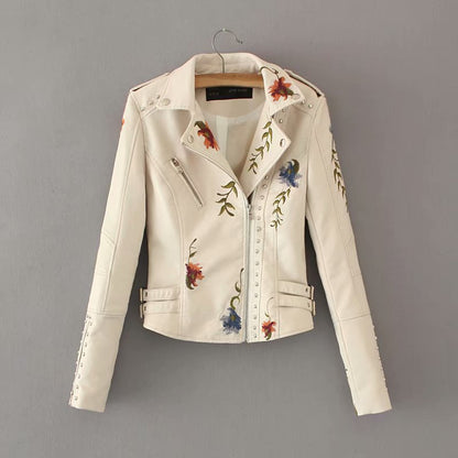 Blouson en cuir vegan élégant brodé