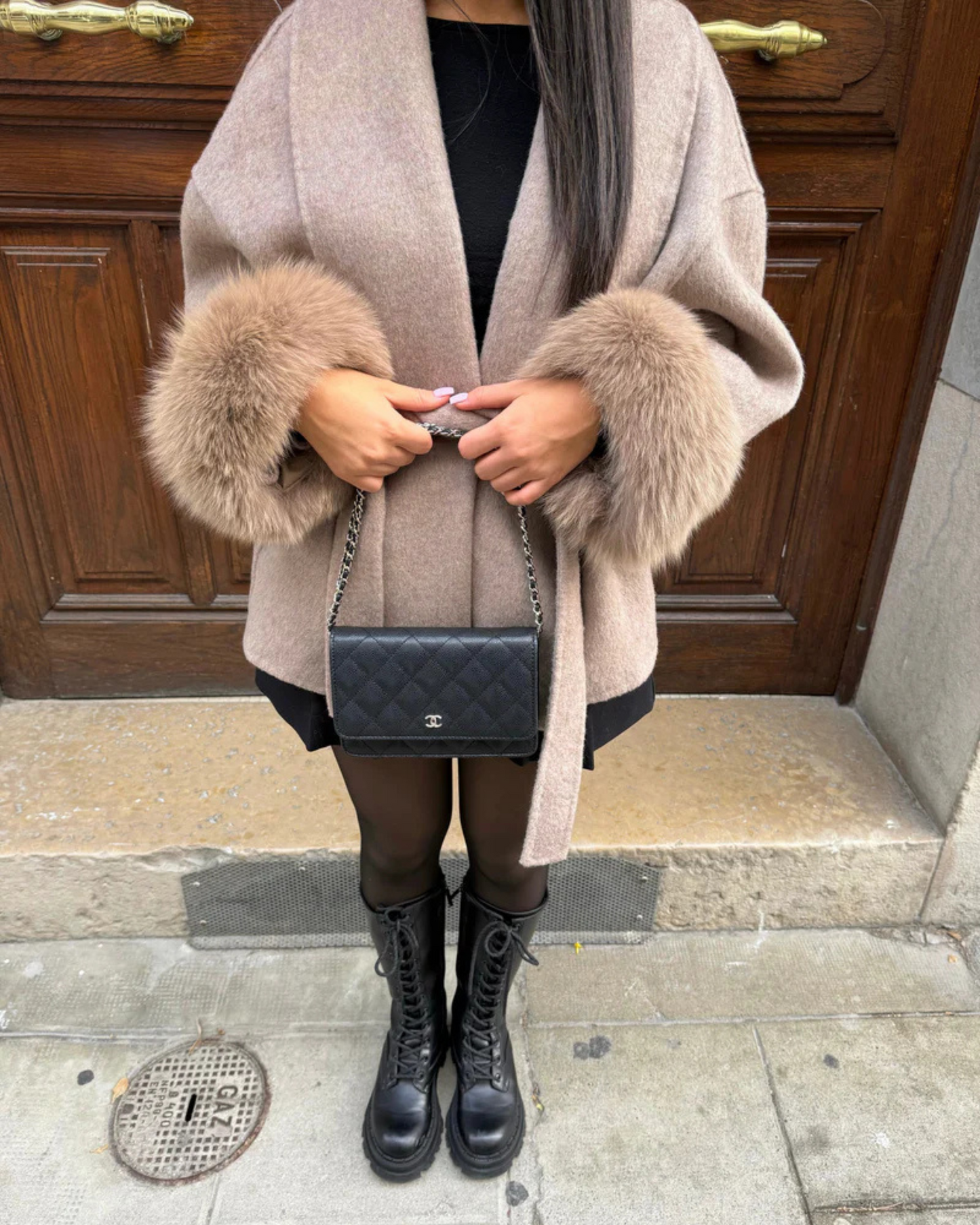 Manteau élégant pour femme, design de luxe
