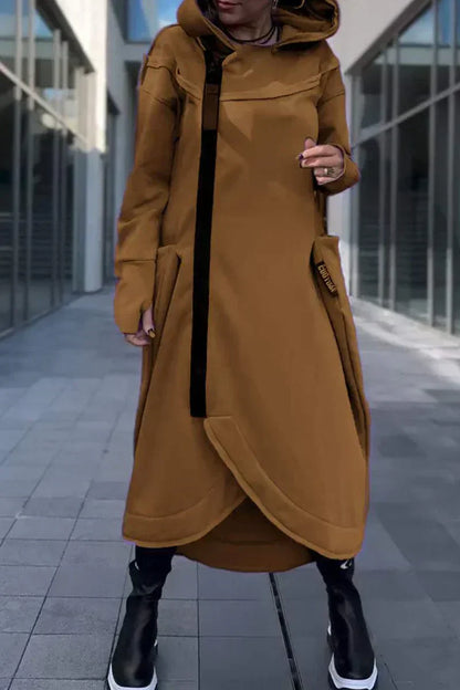 Robe longue à capuche style moderne