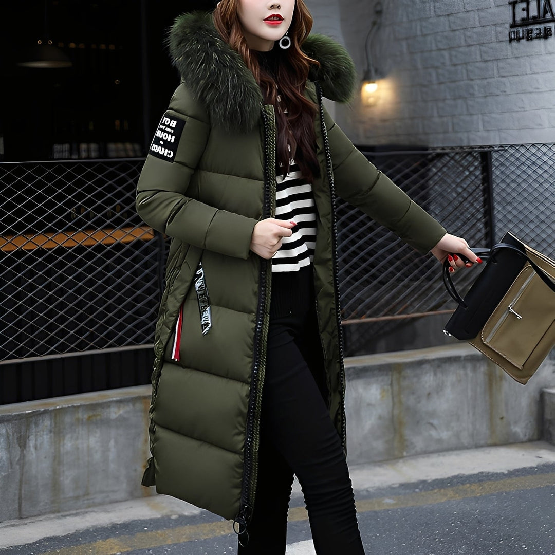 Manteau femme élégant avec bordure en fourrure