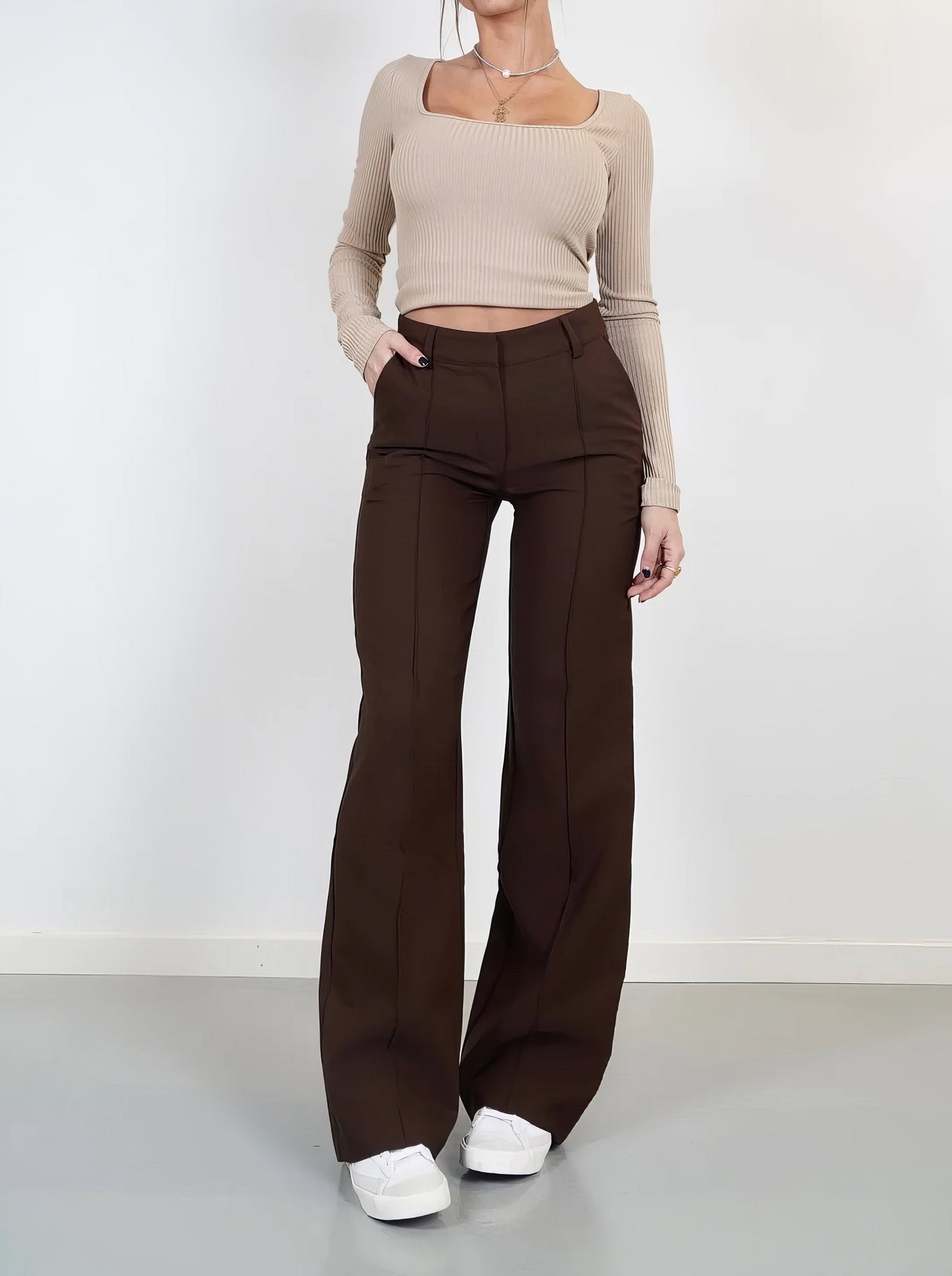 Pantalon femme élégant coupe droite
