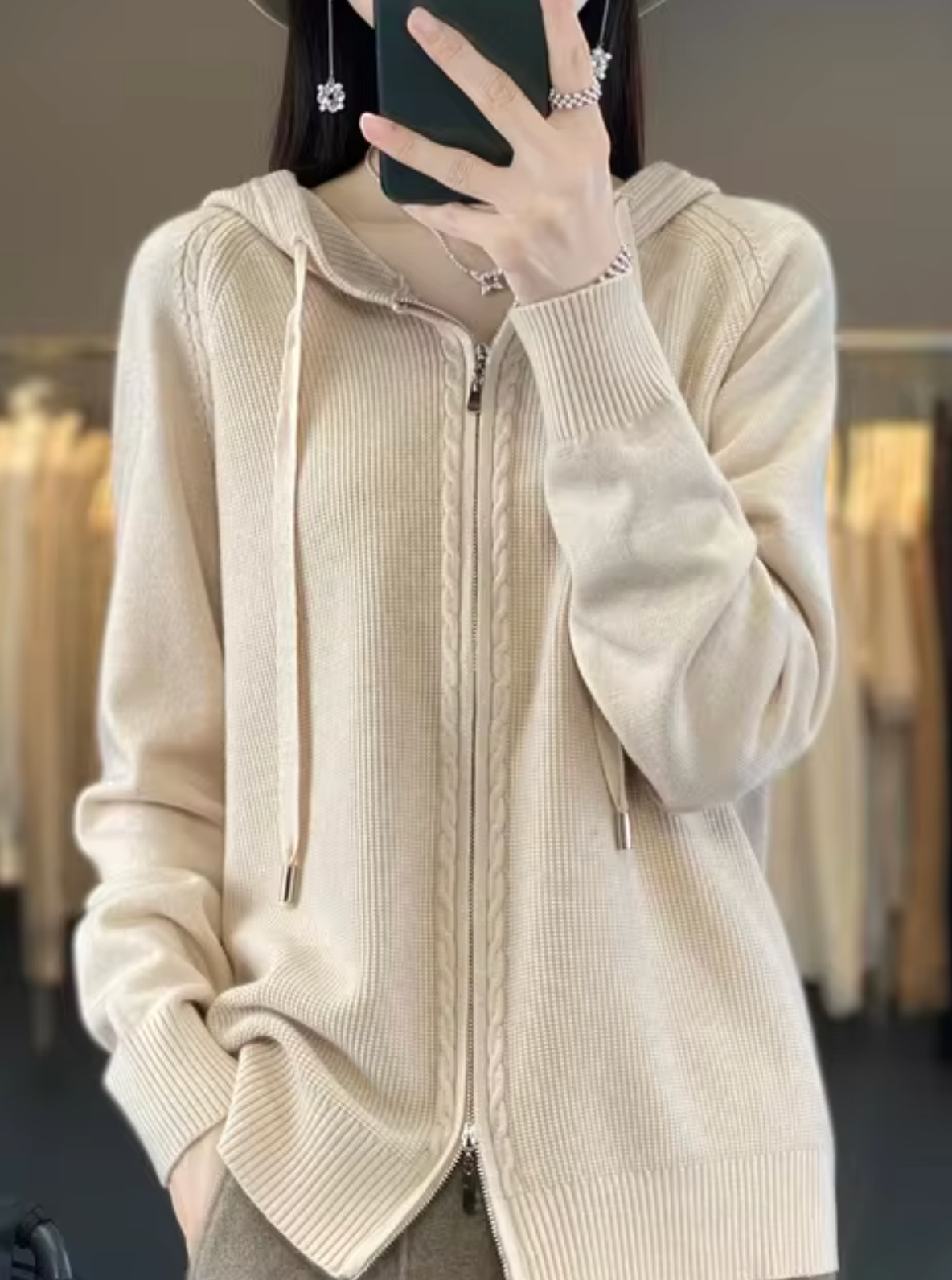 Kuschelige Strickjacke Mit Kapuze - IdealeKleiden
