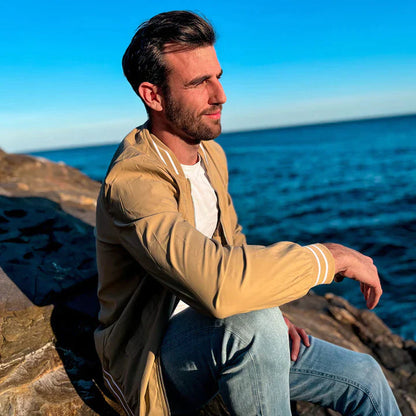Veste légère avec fermeture éclair et style bicolore