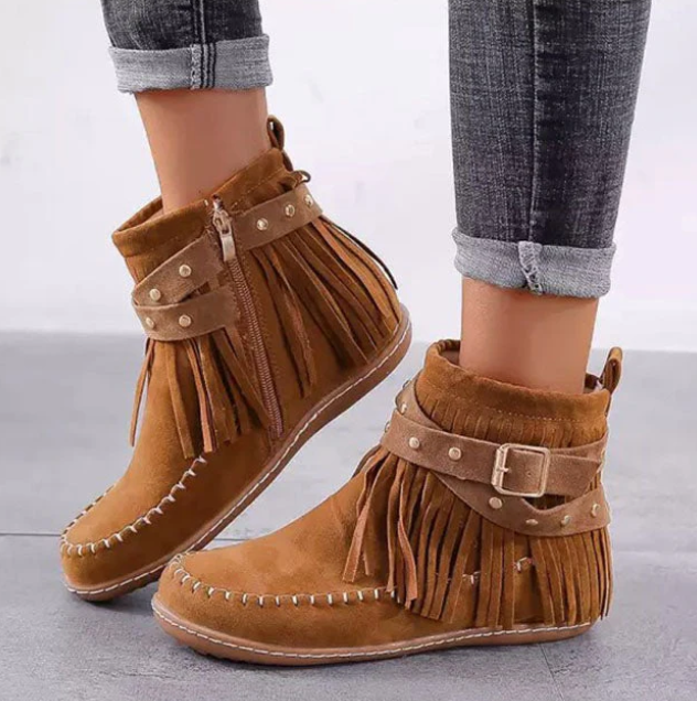 Bottes élégantes en daim à franges