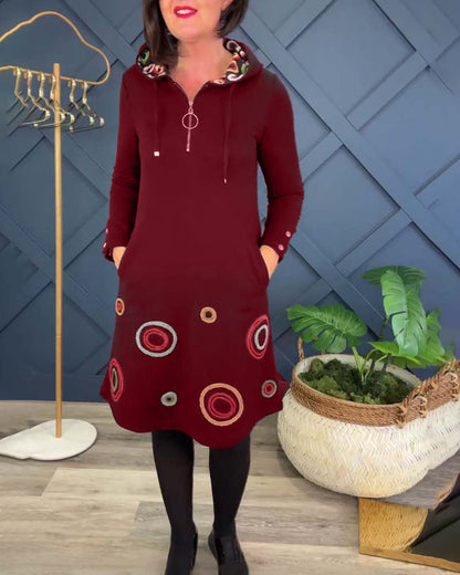 Robe à la mode avec motif circulaire et capuche