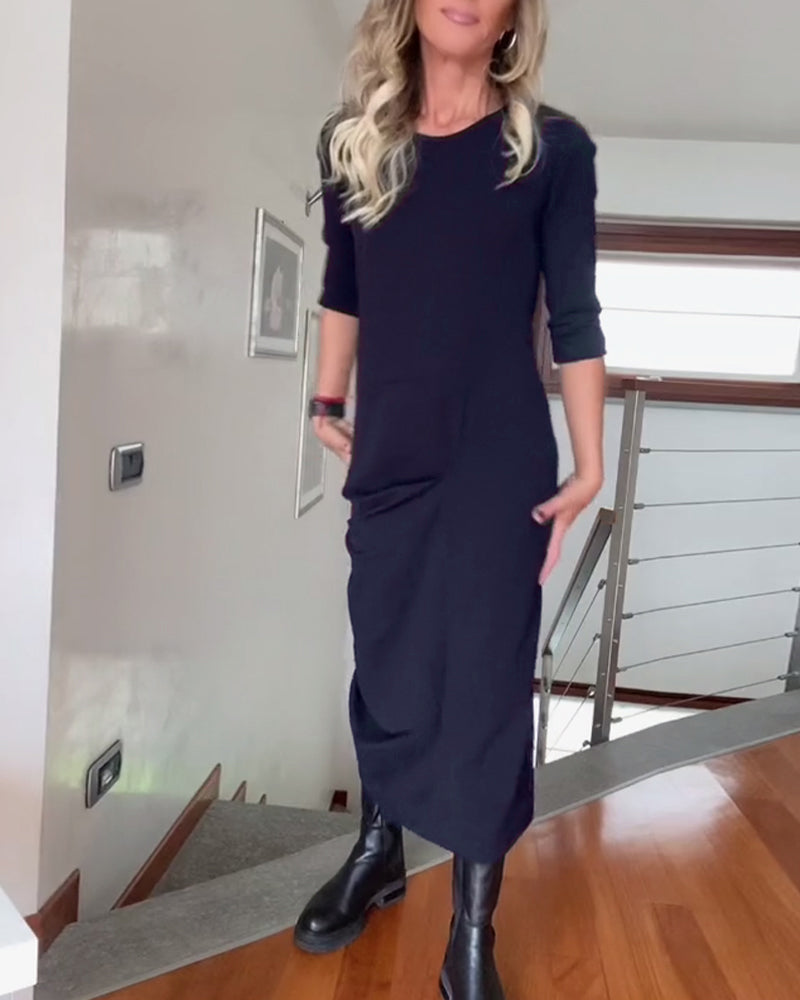 Élégante robe à col rond avec plis