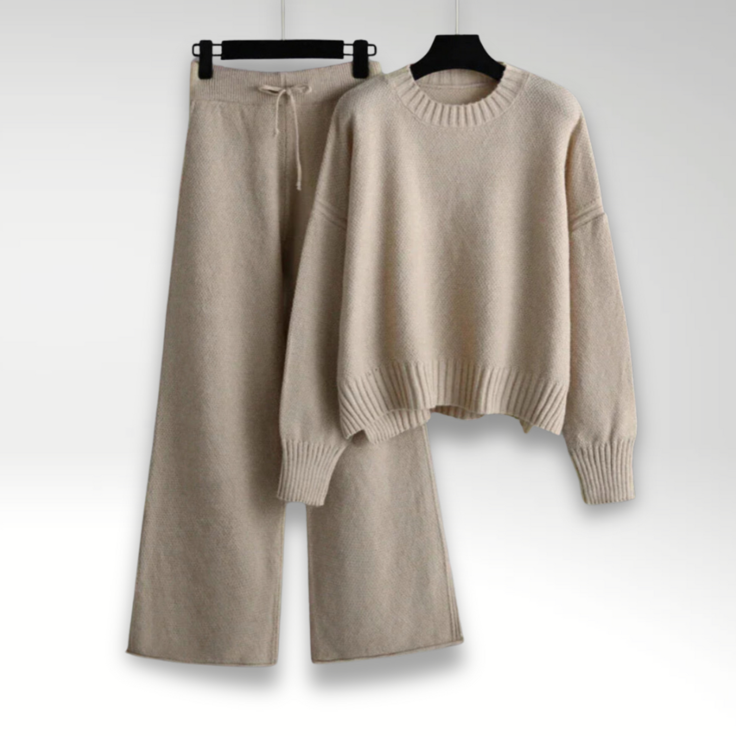 Robe élégante en tricot avec fermeture à cordon