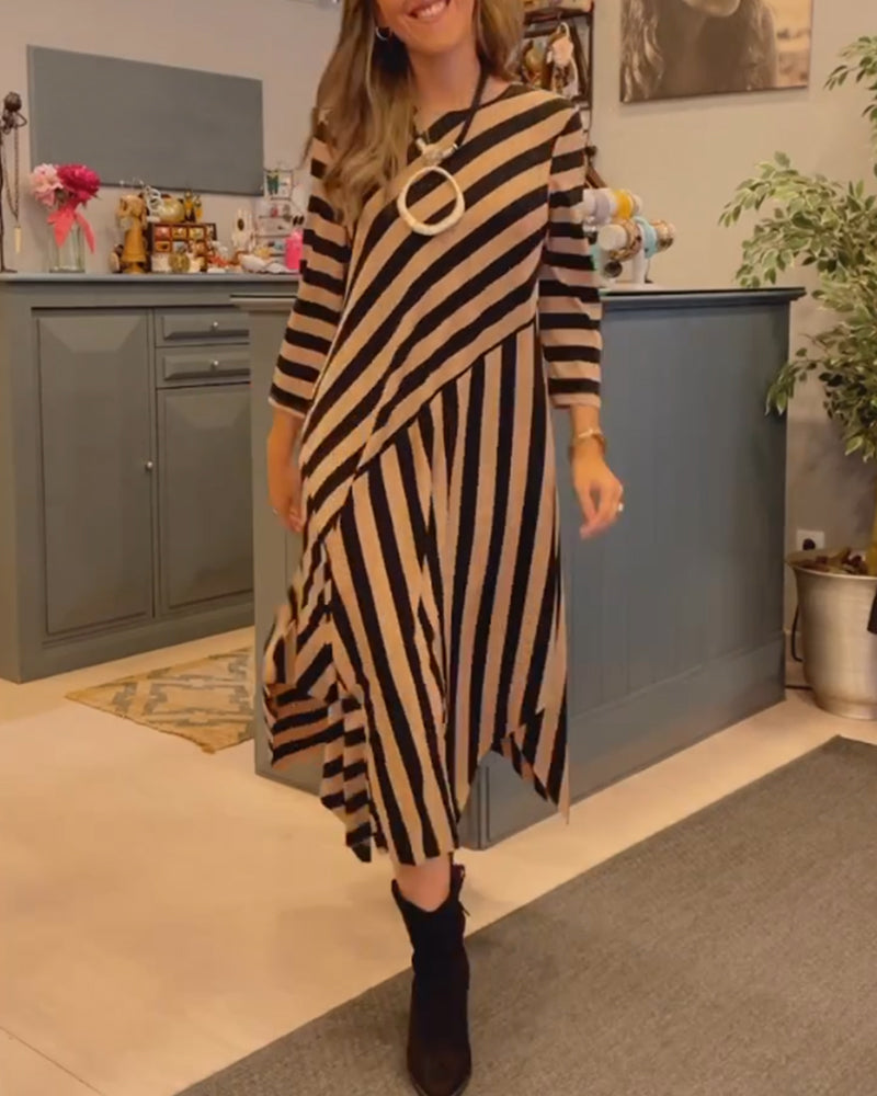 Robe rayée stylée coupe légèrement ample