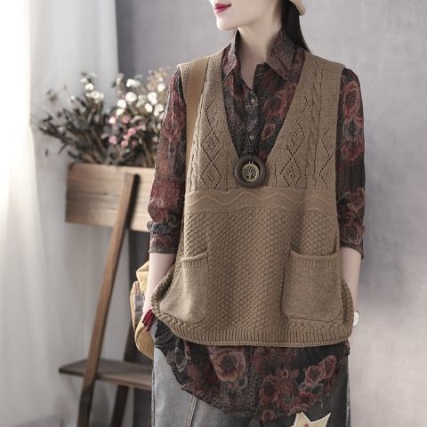 Gilet tricoté pour femme col en V avec poches design élégant
