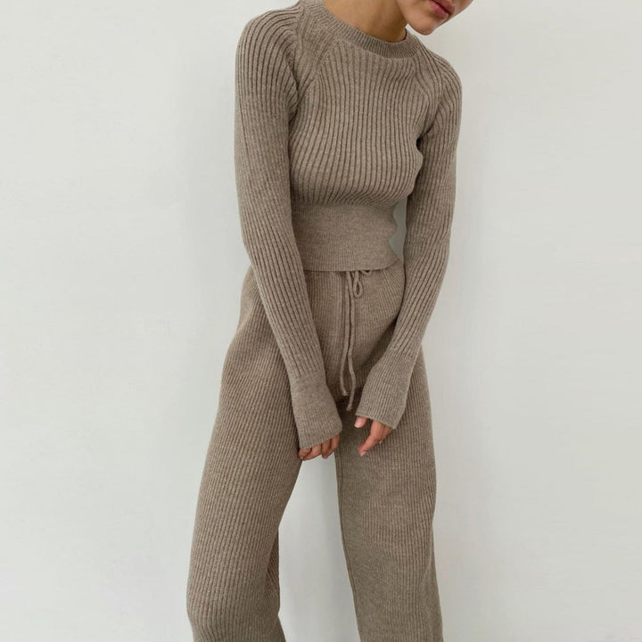Tailleur pantalon femme ample élégant col haut