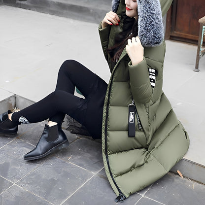 Manteau femme élégant avec bordure en fourrure