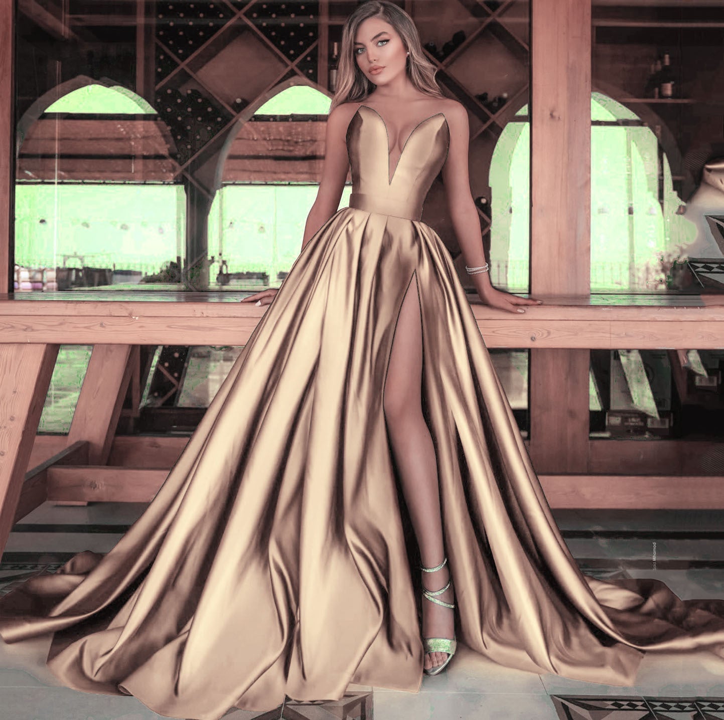 Robe de soirée élégante col en V traîne